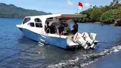 Dive Centre Lembeh at Hairball Resort - dive boats.